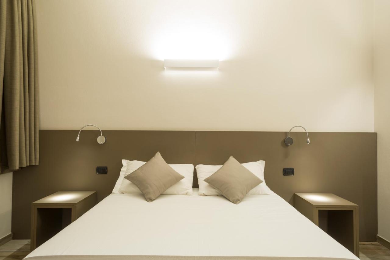 Hotel Baia Di Pare Valmadrera Eksteriør billede