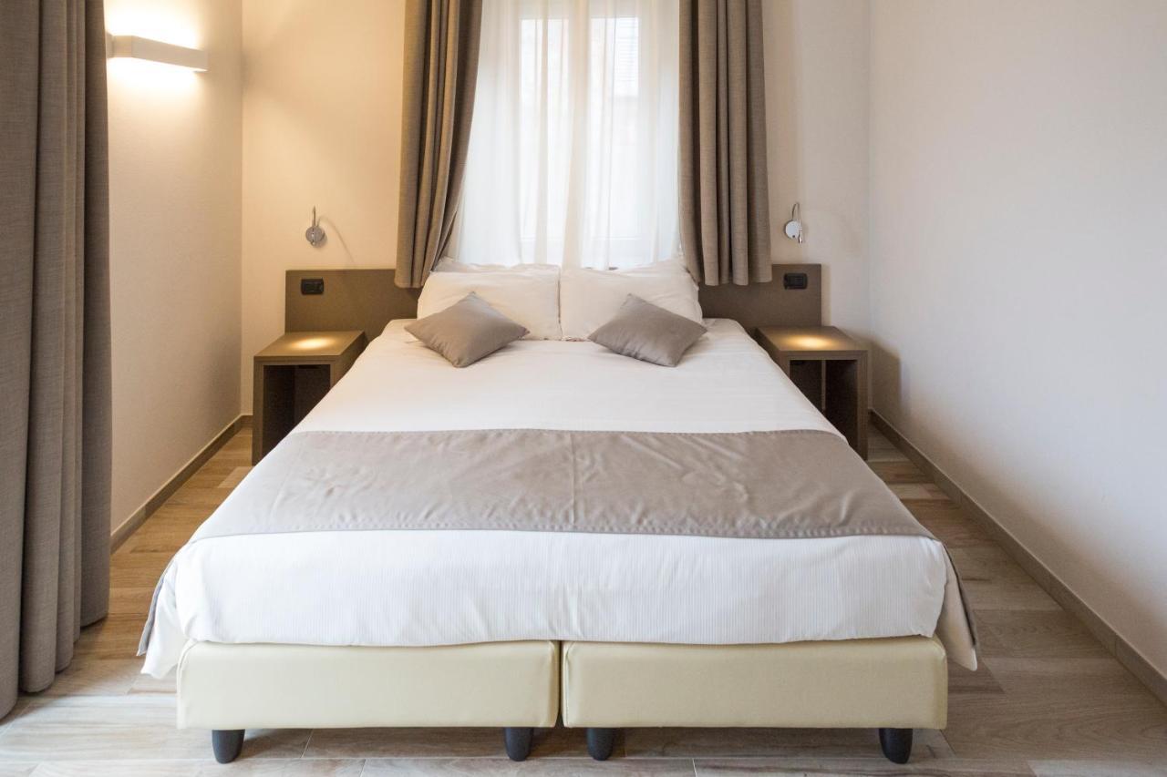 Hotel Baia Di Pare Valmadrera Eksteriør billede